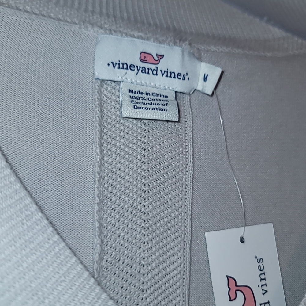 Vinyard Vines Size Medium pullover sweater shirt with tags